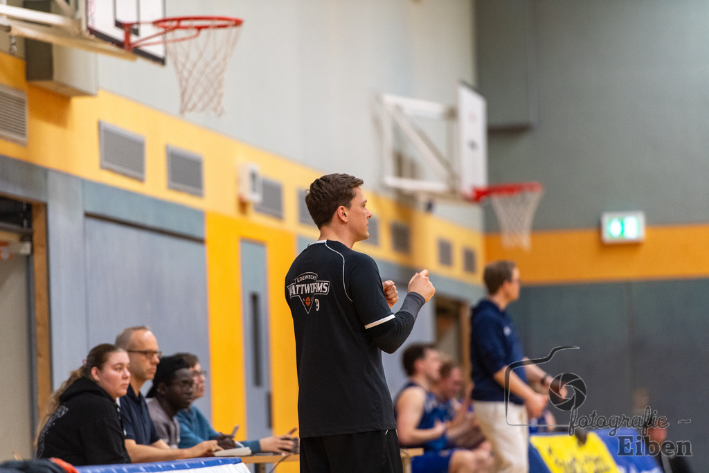 Wattworms Edewecht-Lions Ofenerdiek | Wattworms Edewecht (weiß)-Lions Ofenerdiek (blau) am 22.02.2026 in Edewecht (Heinz-zur-Jührden-Halle); Photo: Philip Eiben 2025 - Realisiert mit Pictrs.com