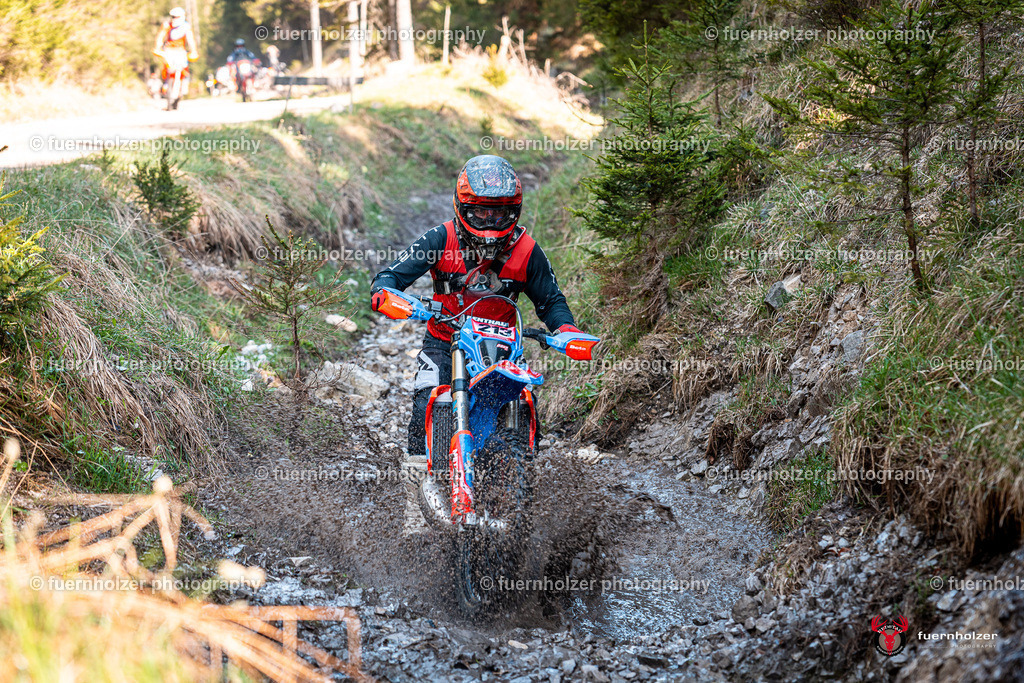 fuernholzer_250501-C1-83 | Fotografische Impressionen von der Red Stag Enduro Extreme by fuernholzer-photography.com. Endurosport in Österreich fotografisch festgehalten von fuernholzer. Auftragsfotografie für Private, Gewerbefotos und Industriefotografie. Eventfotografie, Sportfotografie und Motorsportfotografie. Anbieter von Fotoworkshops, Fototraining, fotografischen Vorträgen und Fotoseminaren.