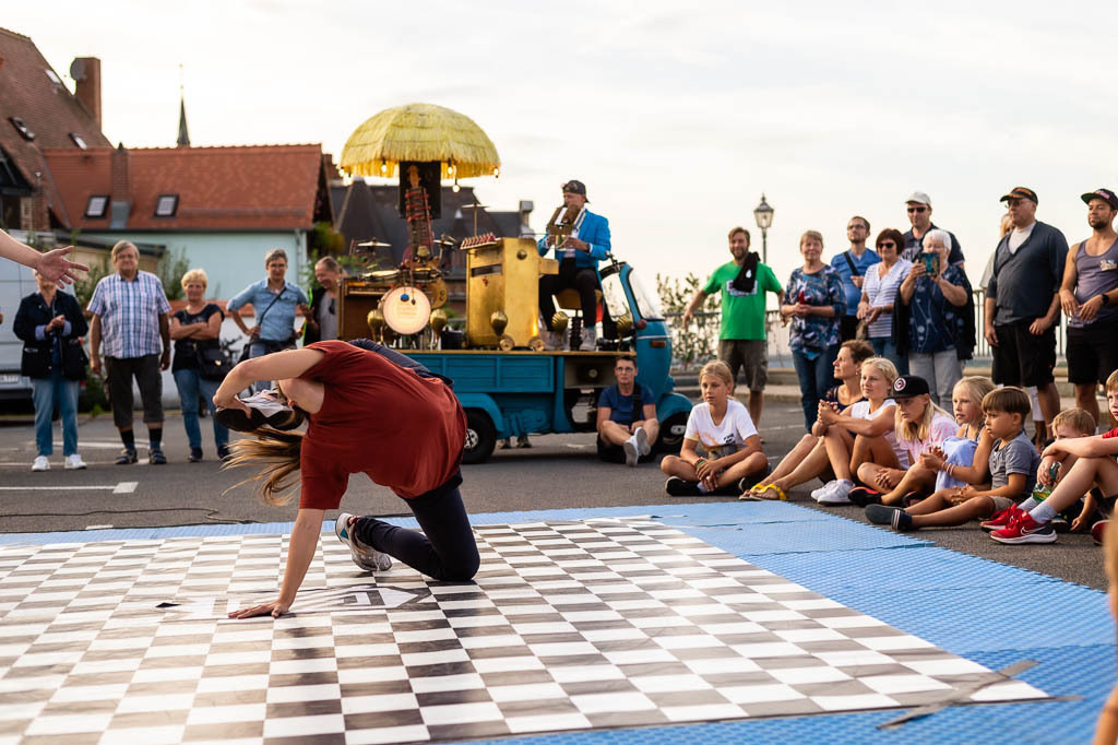 Breakdance mit The Saxonz am Forte Belvedere Leisnig | Breakdance mit The Saxonz am Forte Belvedere Leisnig zum Festival Hallo Leisnig 2022. - Realisiert mit Pictrs.com