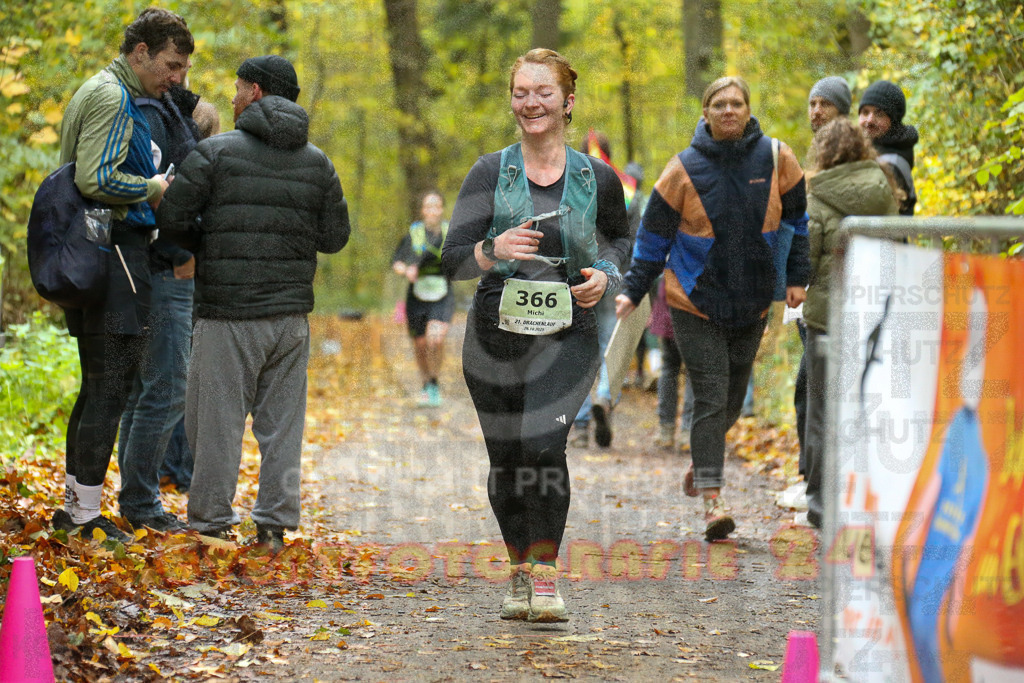 251026_1337_EX1_3759 | Sportfotografie im Rhein-Sieg Kreis, Köln, Bonn, NRW, Rheinland Pfalz, Hessen, etc. Unser Tätigkeitsfeld umfasst den Laufsport vom Volkslauf über den Marathon, Duathlon, Triathon bis zum Ultralauf wie Kölnpfad Ultra oder Schindertrail.