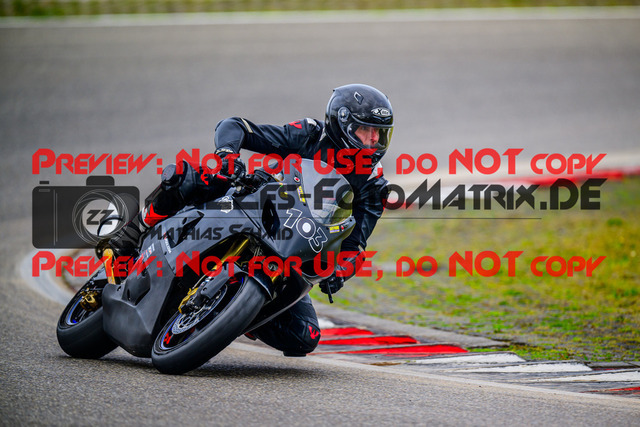 MaZZes_FotoMatrix_240910_6007705_4975 | GELB