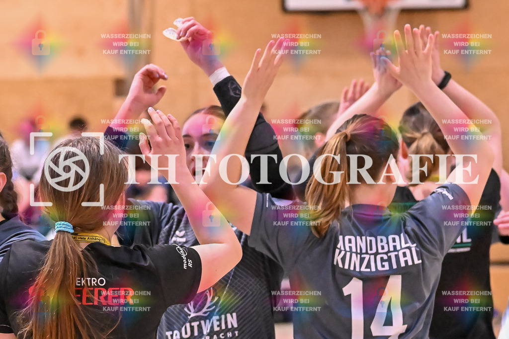 GER, SG Maulburg/Steinen - HB Kinzigtal, Handball, Suedbadenliga, 22. Spieltag, Saison 2023/2024, 27.04.2024 | Team HB Kinzigtal siegt und ist voller Freude. 

GER, SG Maulburg/Steinen - HB Kinzigtal, Handball, Suedbadenliga, 22. Spieltag, Saison 2023/2024, 27.04.2024

Foto: TH Fotografie/Thomas Hess