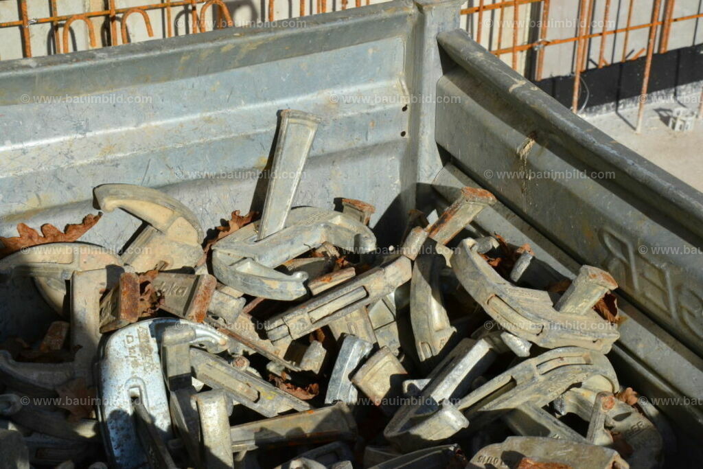 bib-lg04-betonarbeiten-0605 | Nach LV-Leistungsgruppen sortierte Detailfotos über den Bau eines Hauses. Alle Hausbau-Bilder direkt vom Urheber und Autor der Website Haus-Selber-Bauen.com