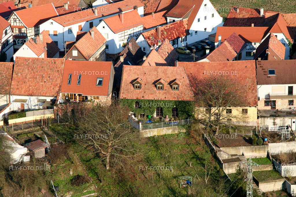 Bahnhofstr | Luftbild: Bahnhofstr in Jockgrim im Bundesland Rheinland-Pfalz in Deutschland. Foto: IMG_0397.jpg vom 10.12.2005 durch Werner Riehm/FLY-FOTO.de - Realisiert mit Pictrs.com