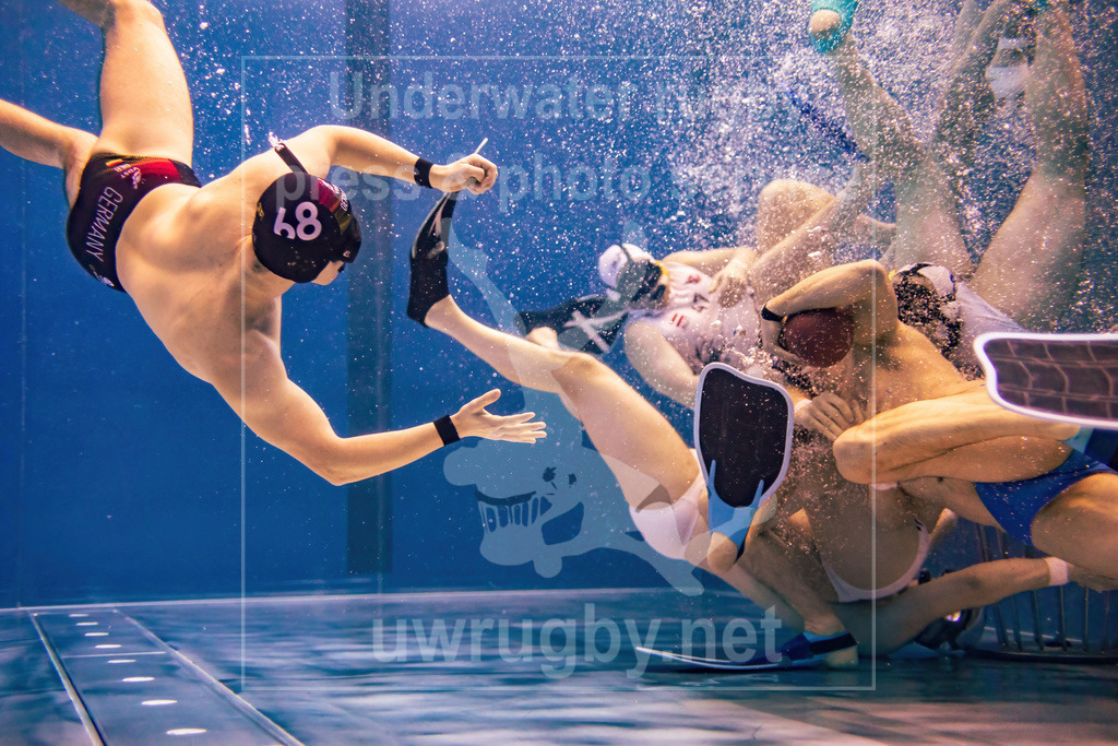 Herren-Nationalmannschaftslehrgang in Krefeld | Unterwasser-Aufnahmen im Spiel Deutschland gegen Österreich - Realisiert mit Pictrs.com