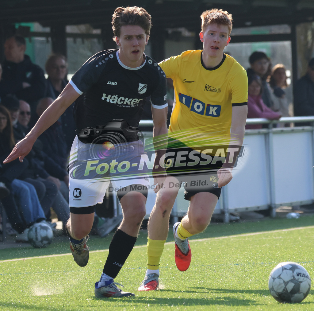 SV Rödinghausen II, FC Kaunitz | Auf dem Bild zu sehen: schwarz SV Rödinghausen II: Damian Bittner ; gelb FC Kaunitz: Lennart BrinkSV Rödinghausen II, FC Kaunitz, Saison 25/26, Westfalenliga, Deutschland - Realisiert mit Pictrs.com