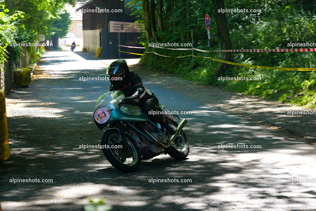 P1026473 | Erleben Sie atemberaubende, hochqualitative Fotos Ihrer Fahrt entlang der malerischen Alpenstraßen. Besuchen Sie alpineshots.com, um professionelle Aufnahmen Ihrer unvergesslichen Reise zu finden und zu kaufen - Realisiert mit Pictrs.com