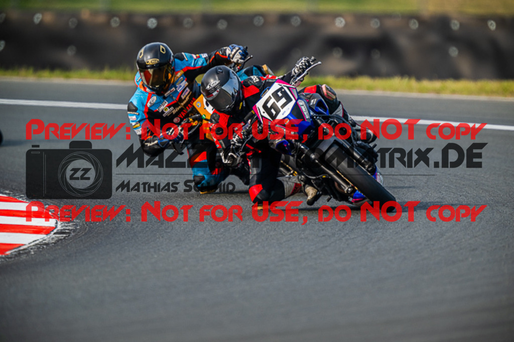 MaZZes_FotoMatrix_220520_0781 | Fotograf Mathias Schmid
Sportfotograf,
Eventfotograf,
Hochzeitsfotograf,
Portraitfotograf