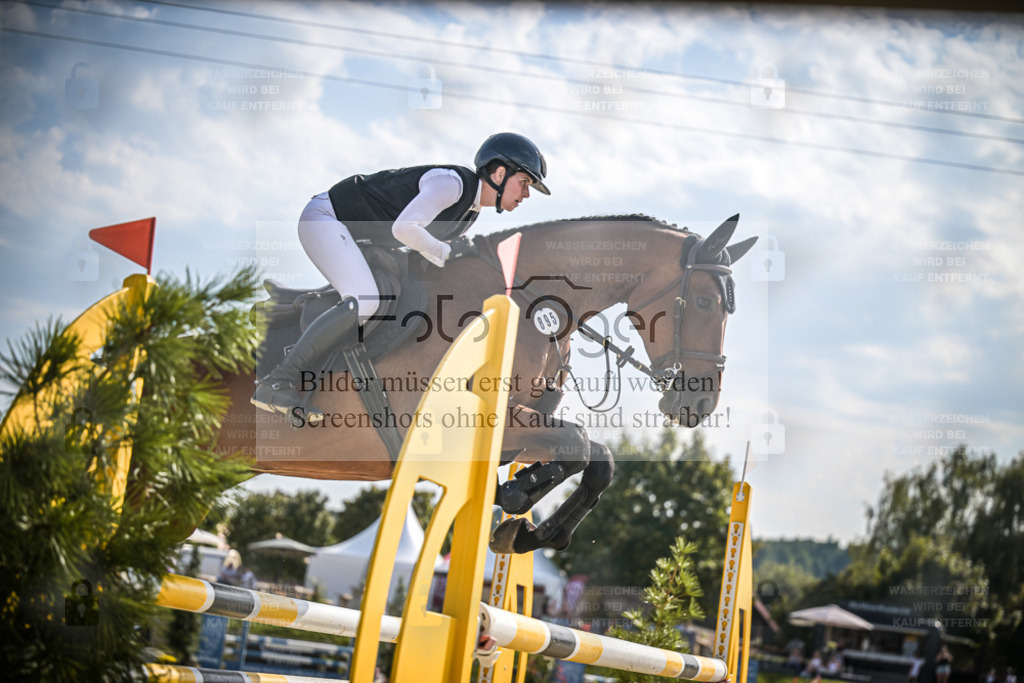 DOS_9238 | Entdecke hochwertige Reitturnierfotos von Foto Oger. Professionell, emotional und authentisch – jetzt Lieblingsmomente im Shop bestellen. - Realisiert mit Pictrs.com