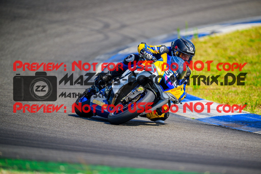 MaZZes_Fotomatrix_20250816_6007705_1671 | WEISS