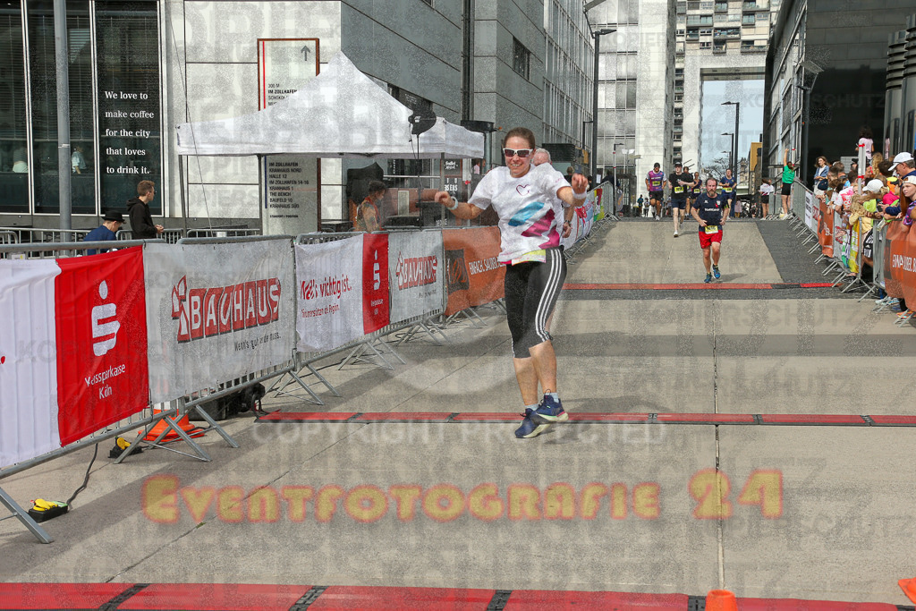 250920_1328_EX1_4786 | Sportfotografie im Rhein-Sieg Kreis, Köln, Bonn, NRW, Rheinland Pfalz, Hessen, etc. Unser Tätigkeitsfeld umfasst den Laufsport vom Volkslauf über den Marathon, Duathlon, Triathon bis zum Ultralauf wie Kölnpfad Ultra oder Schindertrail.