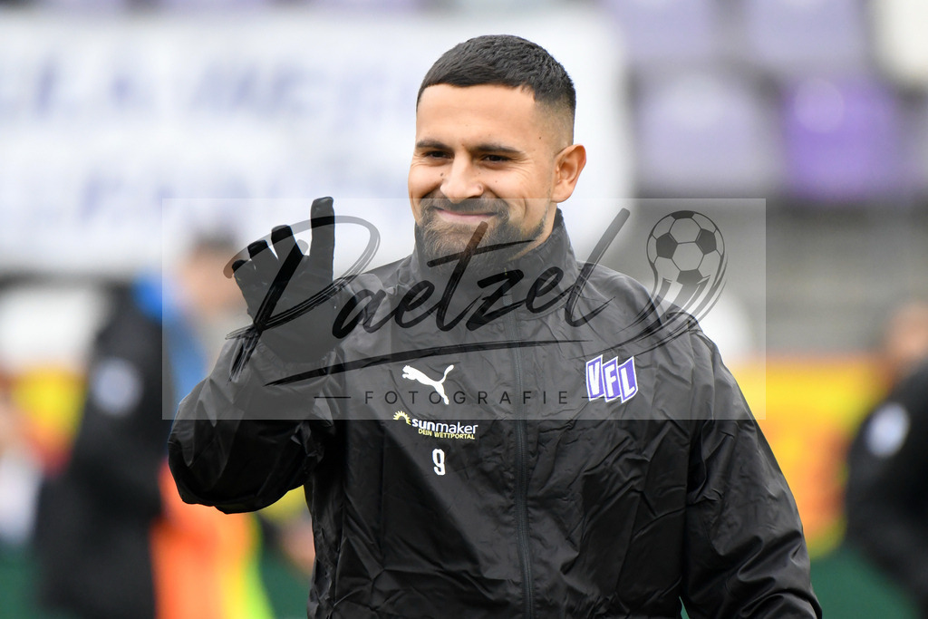20200208_OSNFCN_0017 | Fußball, Herren: Marcos Alvarez (VfL Osnabrueck) gestikuliert waehrend des Spiels der 2. Bundesliga zwischen VfL Osnabrueck und 1. FC Nuernberg im Stadion an der Bremer Bruecke am 08.02.2020 in Osnabrueck, Deutschland.DFB / DFL REGULATIONS PROHIBIT ANY USE OF PHOTOGRAPHS AS IMAGE SEQUENCES AND/OR QUASI-VIDEO. - Realisiert mit Pictrs.com