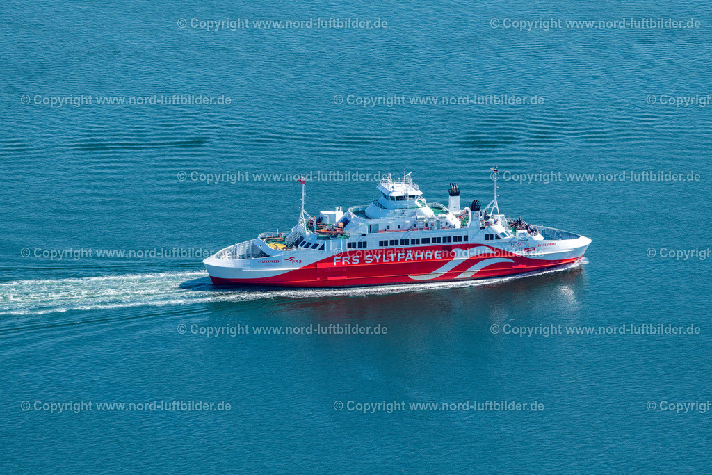 Sylt_List_Sylt_Fähre_Limasol_Frs_Reederei_ELS_8984130822 | LIST 13.08.2022 Fahrt eines Fähr- Schiffes " Limassol " in List auf der Insel Sylt im Bundesland Schleswig-Holstein, Deutschland. // Ride a ferry ship " Limassol " in List at the island Sylt in the state Schleswig-Holstein, Germany. Foto: Martin Elsen