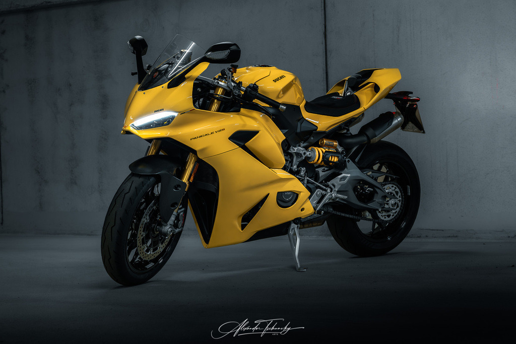 Ducati Panigake V2S | Entdecken Sie die faszinierende Welt von Alexander Tschuncky Arts: Kreative Fotografie, atemberaubende Automobilkunst und hochwertiger Bilderdruck. Lassen Sie sich inspirieren! - Realisiert mit Pictrs.com