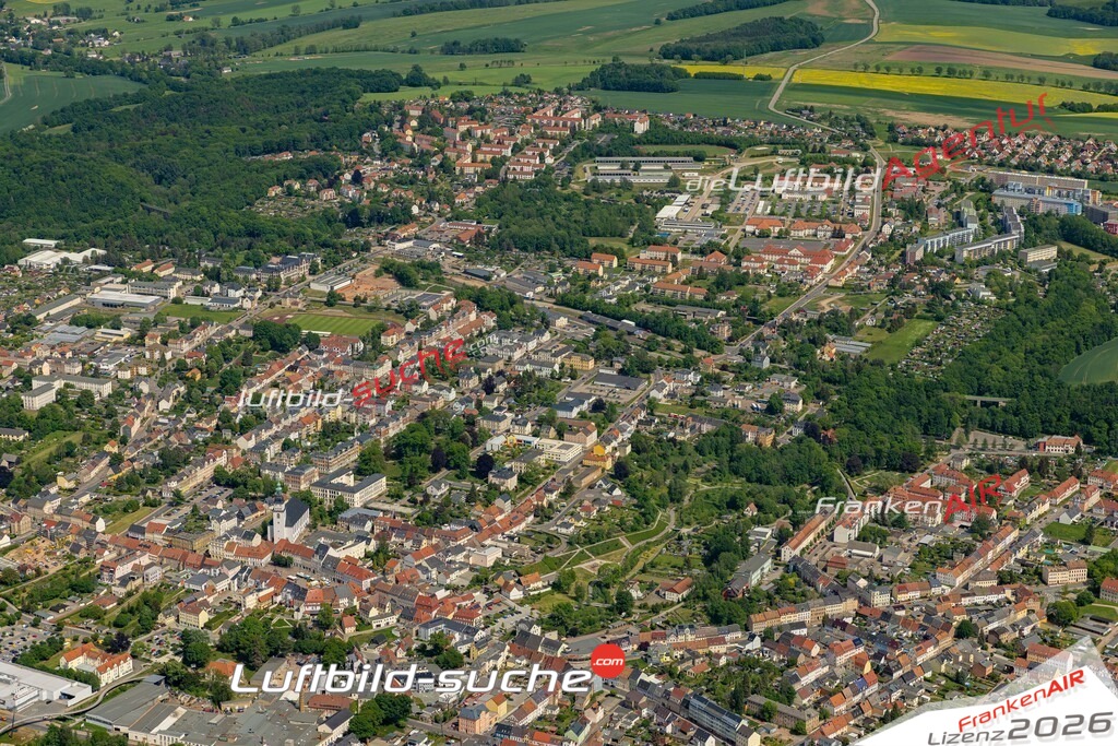Das Luftbild der Stadt Frankenberg/Sa. wurde 2022 vom Flugzeug heraus erstellt (keine Drohnen-Aufnahmen) Aufnahmehöhe ca.450 Meter- hohe Bildauflösung und Druck-Qualität. Garantiert!