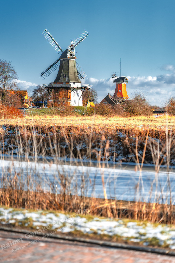 017 Greetsiel Schnee - 12-02-2021 -R Ganske | Onlineshop mit Bildern von Stränden, Häfen und Meer. Leinwände, Poster, Kalender und andere Materialien erhältlich. Kommerzielle Lizenzen möglich.  - Realisiert mit Pictrs.com