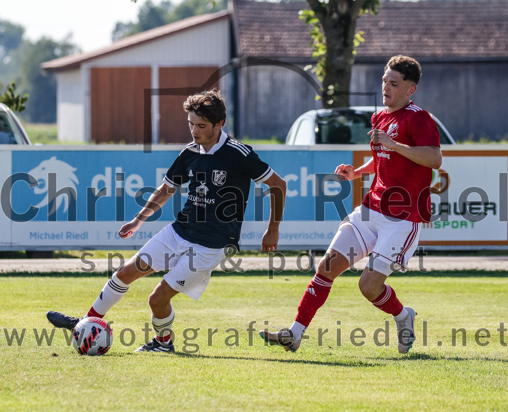 2023-08-20_061_TuS_Oberding_gegen_FC_Finsing_II | Oberding, Deutschland, 20.08.2023:
Fußball, Kreisklasse 2023 / 2024, 3. Spieltag, TuS Oberding gegen FC Finsing II, Endergebnis: 1:1

Tim Götze (TuS Oberding, #29), Dominik Scharnagl (FC Finsing, #11)

Foto: Christian Riedel / fotografie-riedel.net