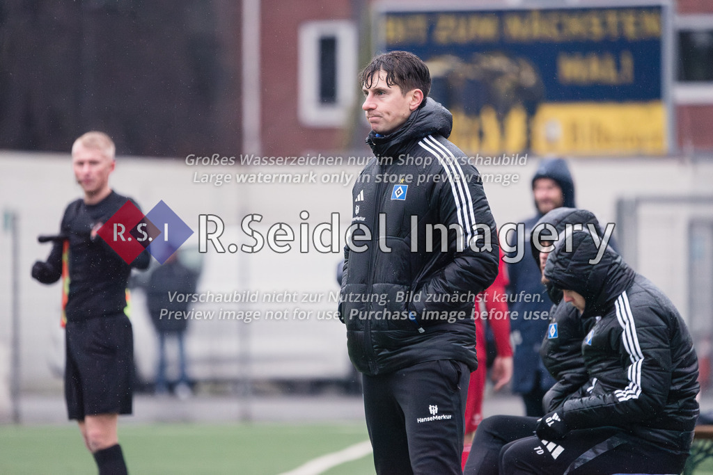 RS-1-087893 | Loic Fave (HSV, Cheftrainer) presst angespannt die Kiefer zusammen
