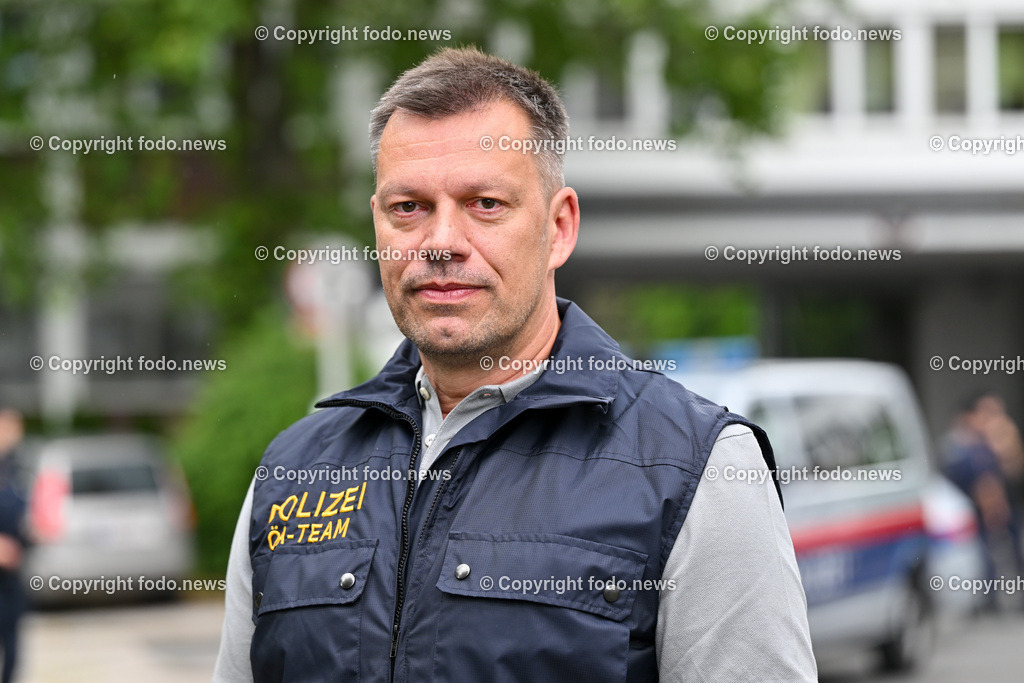 Polizeieinsatz Linz Nietzschestrasse nach Bombendrohung im Polizeigebaeude_ 22.05.2024-19 | 22.05.2024, AUT, Polizeieinsatz Linz Nietzschestrasse nach Bombendrohung im Polizeigebaeude, im Bild David Furtner (Polizei Presse LPD Ooe)