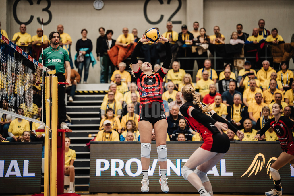 Volleyball | Frauen | Saison 2025/2026 | Volleyball Bundesliga | SSC Palmberg Schwerin vs. ETV Hamburger Volksbank Volleys | 18.10.2025 | Zuspiel von Luise Klein (#9, ETV Hamburger Volksbank Volleys)