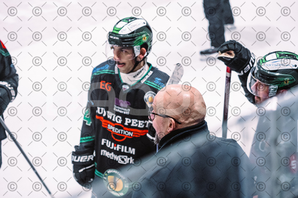 Alligators_vs_Memmingen_05_12_2025-199 | Höchstadt Alligators Fotogalerie: Eishockey-Action aus Franken. Professionelle Spielfotos, Portraits & Stadionbilder zum Download. Jetzt entdecken! - Realisiert mit Pictrs.com