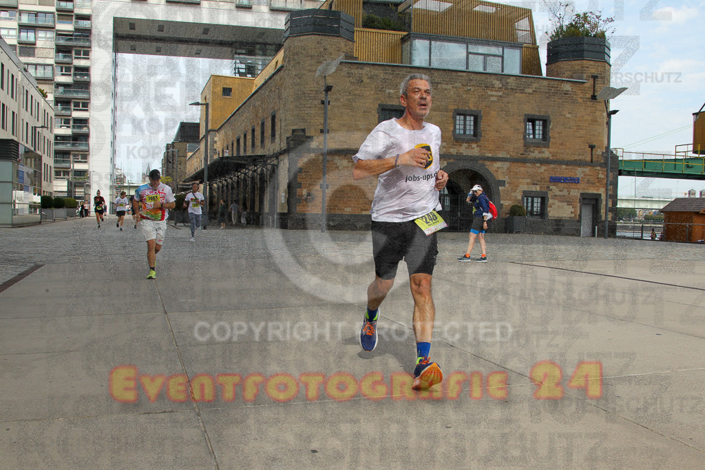 250920_1326_EV4_5526 | Sportfotografie im Rhein-Sieg Kreis, Köln, Bonn, NRW, Rheinland Pfalz, Hessen, etc. Unser Tätigkeitsfeld umfasst den Laufsport vom Volkslauf über den Marathon, Duathlon, Triathon bis zum Ultralauf wie Kölnpfad Ultra oder Schindertrail.