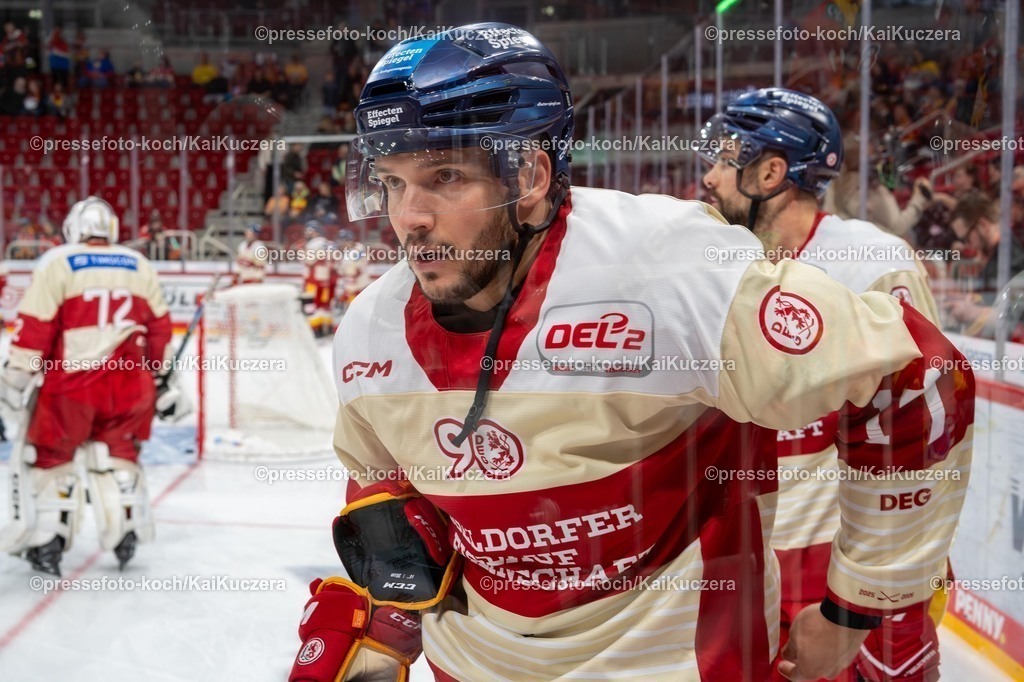 xKKU28092501019 | 28.09.2025, xKKUx, Eishockey, DEL2, Düsseldorfer EG - ESV Kaufbeuren, PSD-Bank Dome in Düsseldorf: Ture Linden (DEG #71) 