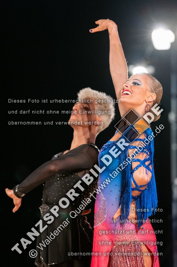 20250503-10623 | Hier finden Sie Tanz Bilder vom Latein und Standard Formationen tanzen. Sportbilder vom Tanzsport. Schöne Fotos und von Weltmeisterschaft, Europameisterschaft, Bundesliga, Regionalliga, Oberliga und Landesliga sowie von GOC Stuttgart, DanceComp, WM Bremen