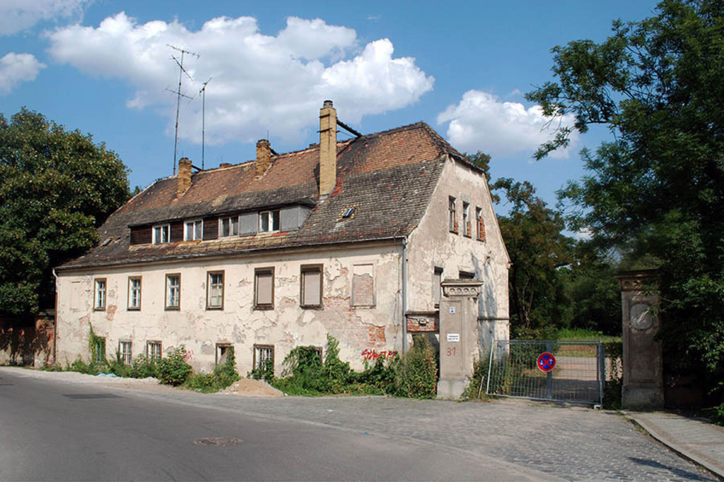 Schoesserhaus Kleinzschocher | Entdecke über 20 Kategorien Leipzig-Motive: Foto-Downloads, hochwertige Poster, Leinwand- & Fine-Art-Prints. Jetzt Lieblingsfoto im Bildlexikon Leipzig Shop bestellen!