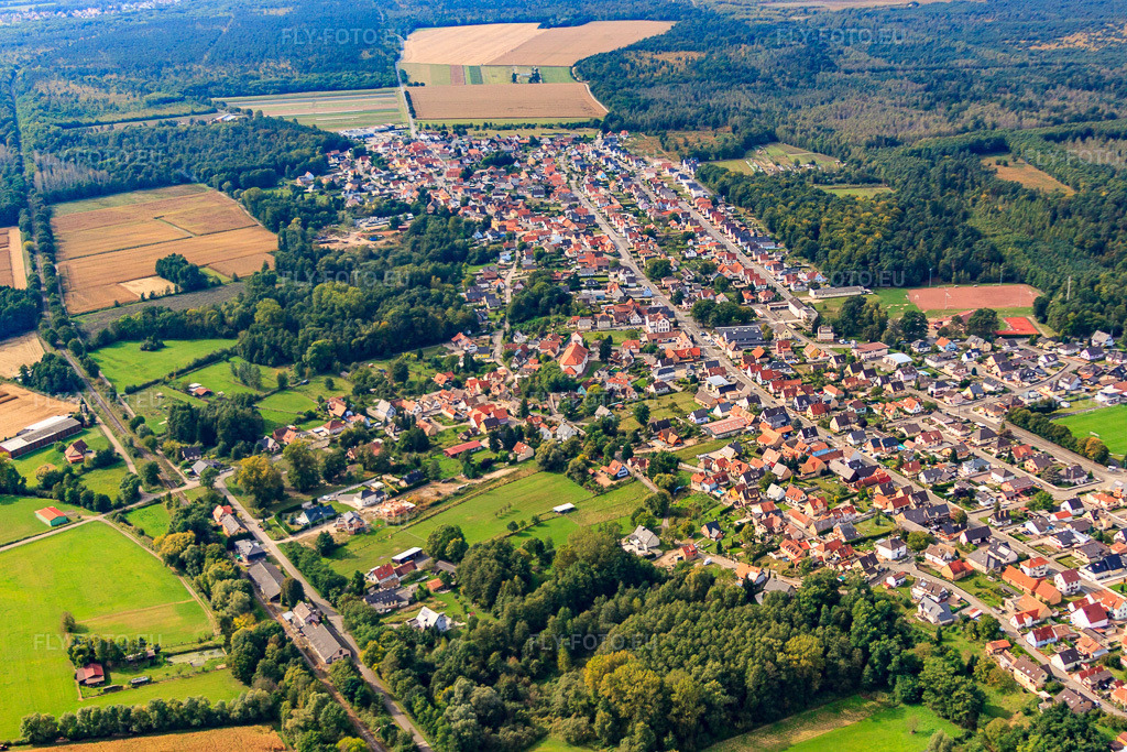 Vue aérienne: Vue de la ville depuis l'est à Schirrhein dans le département Bas Rhin, France – .Photo: IMG_53520.jpg prise le 30/09/2012 par Werner Riehm/FLY-FOTO.eu – Résolution de l'original: 4752 x 3168 px