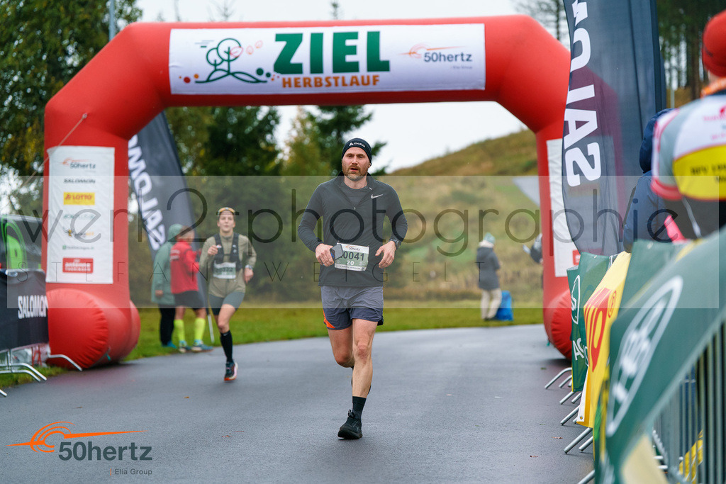 50Hertz-Zielbilder Herbstlauf | Rennsteig-Herbstlauf am 5. Oktober 2025 - Neuhaus/Rwg. nach Masserberg