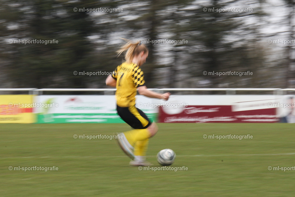 Fußball I Frauen I Saison 2025/2026 I Oberliga Schleswig-Holstein I 14. Spieltag I SV Frisia 03 Risum-Lindholm - SV Wahlstedt | ml-sportfotografie - Realisiert mit Pictrs.com