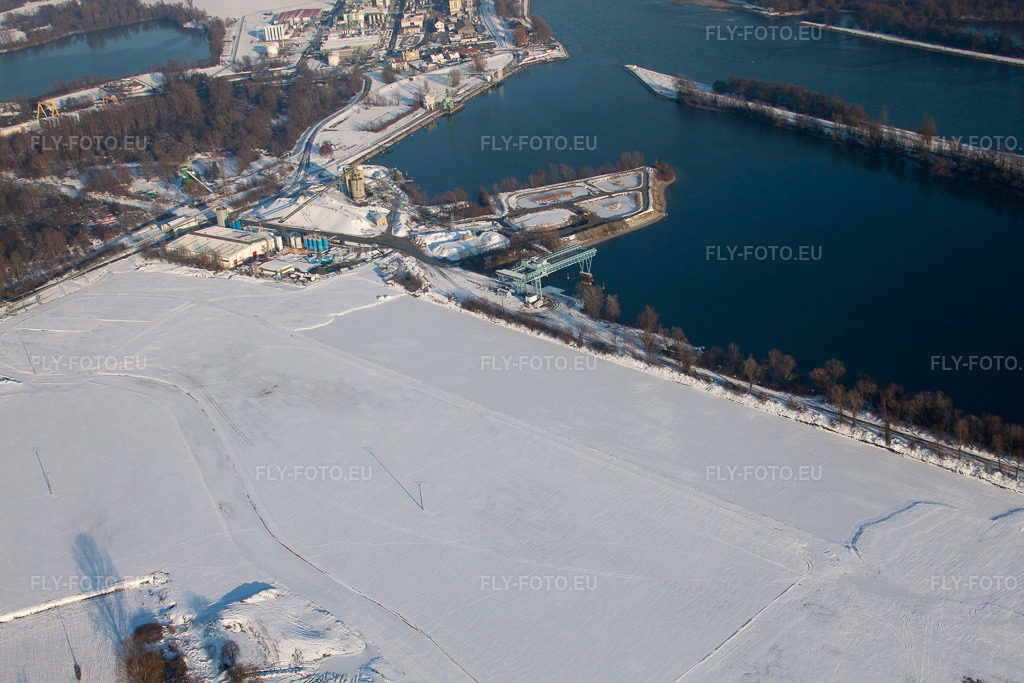 Vue aérienne: Port rhénien à Lauterbourg dans le département Bas Rhin, France.Photo: IMG_36596.jpg prise le 05/01/2011 par Werner Riehm/FLY-FOTO.euRésolution de l'original: 4752 x 3168 px