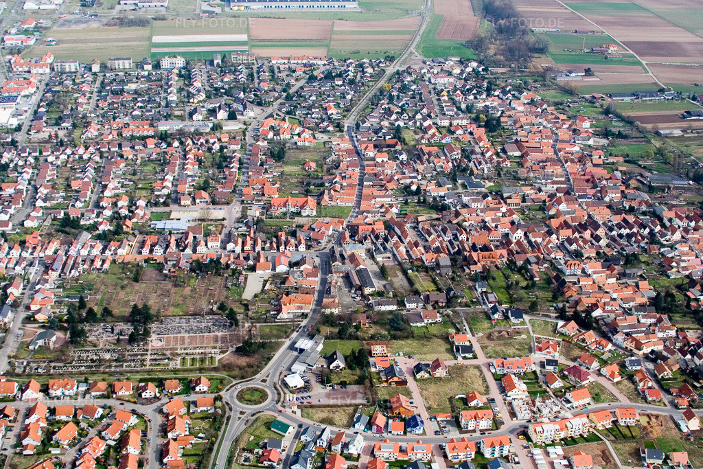 Luftbild: Landauer und Germersheimer Straße in Offenbach an der Queich im Bundesland Rheinland-Pfalz in Deutschland. Foto: IMG_9762.jpg vom 15.03.2008 durch Werner Riehm/FLY-FOTO.de