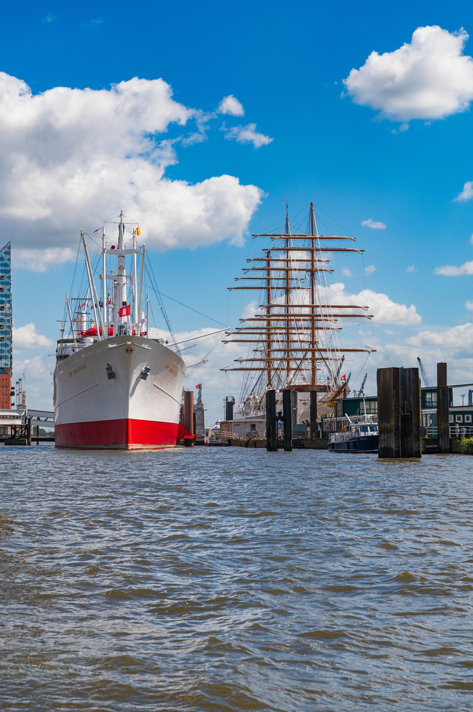 2023_08_10_HH-LANDUNGSBRUECKEN_MCP1012 | Hochwertig gedruckte Fotografien für die Wand, als Kalender und zum Verschenken. Hamburg & Norddeutschland und überall wo ich mit der Kamera unterwegs war.