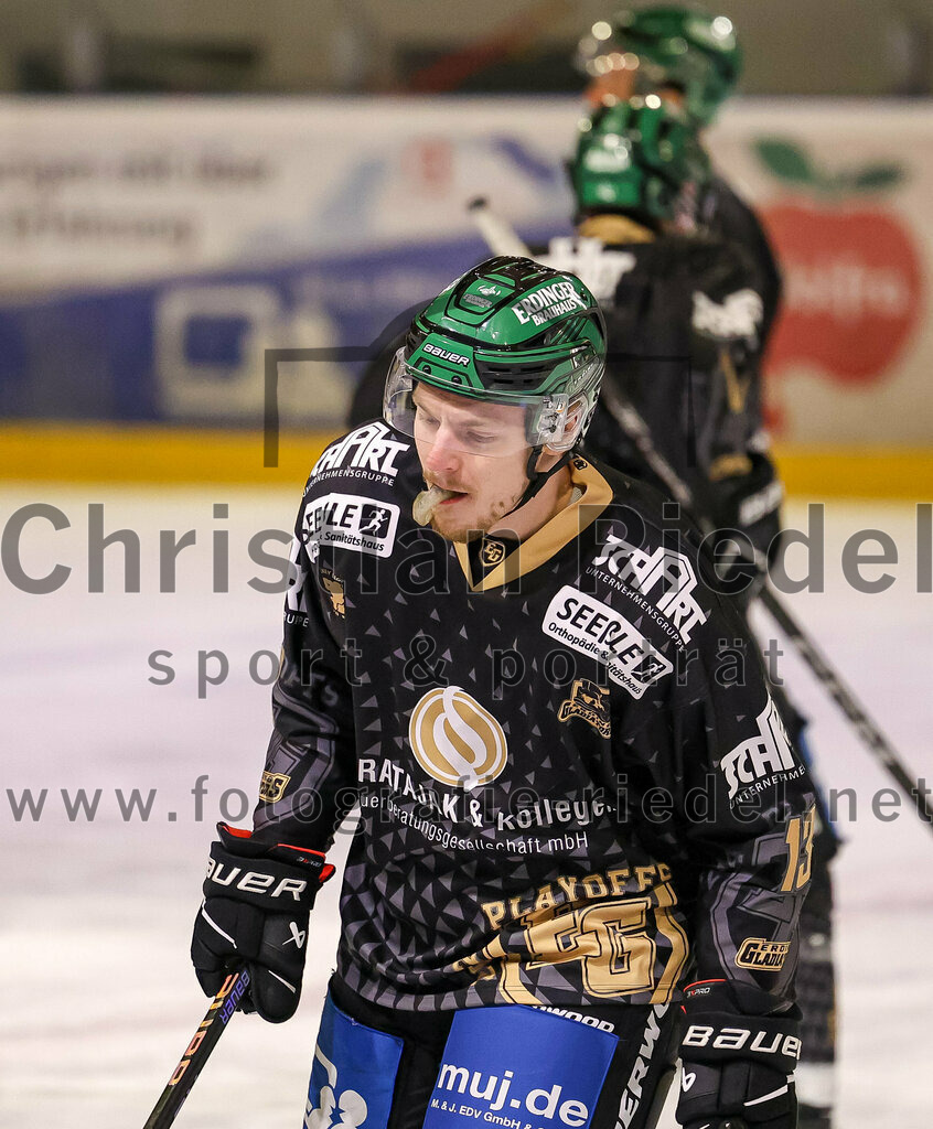 2024-03-01_142_TSV_Erding_gegen_ERSC_Amberg | Erding, Deutschland, 01.03.2024:
Eishockey, Bayernliga Playoffs 2023 / 2024, 5. Spieltag, TSV Erding gegen ERSC Amberg, Endergebnis: 9:0

Michael Franz (Erding Gladiators, #13)

Foto: Christian Riedel / fotografie-riedel.net