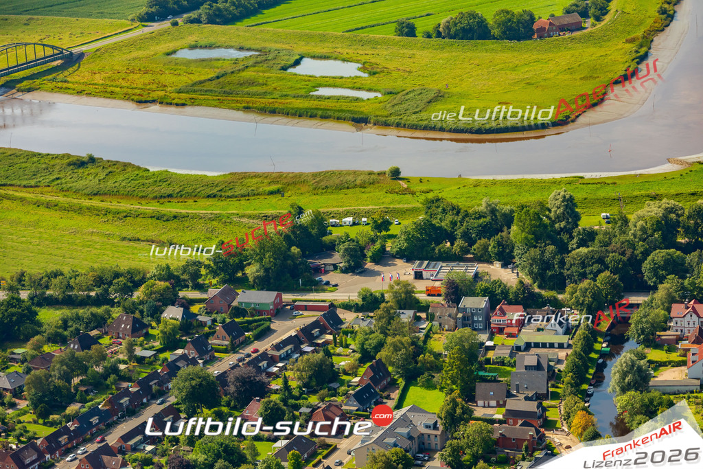 Luftbild Friedrichstadt - Die Luftaufnahme wurde 2025 vom UL-Flugzeug heraus erstellt ( keine Drohne ) - Hochauflösende Luftaufnahme - für professionelle Ausdrucke geeignet. Die Geschenkidee !Hier alle&nbsp;Infos zur Lizenzierung der LuftaufnahmeWir fliegen auch dieses Jahr wieder in Ihre Region um Luftbilder zu erstellen.- Luftbild anfragen