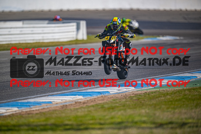 MaZZes_FotoMatrix_230410_8997 | WEISS