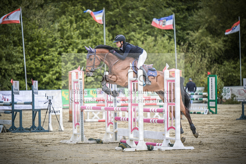 DOS_3553 | Entdecke hochwertige Reitturnierfotos von Foto Oger. Professionell, emotional und authentisch – jetzt Lieblingsmomente im Shop bestellen.Deutschlandweite Turnierfotografie. - Realisiert mit Pictrs.com