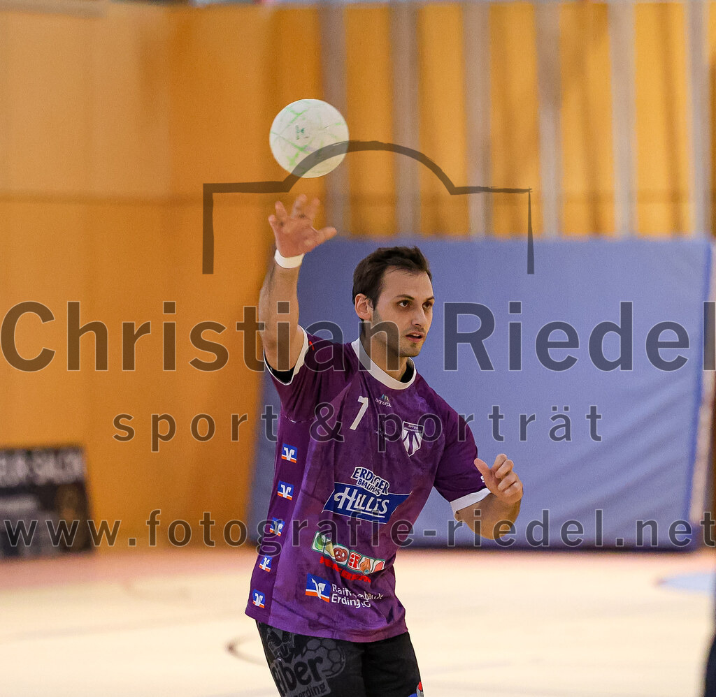 2024-09-21_009_SpVgg_Altenerding_gegen_TSV_1861_Mainburg | Erding, Deutschland, 21.09.2024:Handball, Bezirksoberliga Männer 2024 / 2025, 1. Spieltag, SpVgg Altenerding gegen TSV 1861 Mainburg, Endergebnis: 36:20Simon Rüdiger (SpVgg Altenerding, #7)Foto: Christian Riedel / fotografie-riedel.net