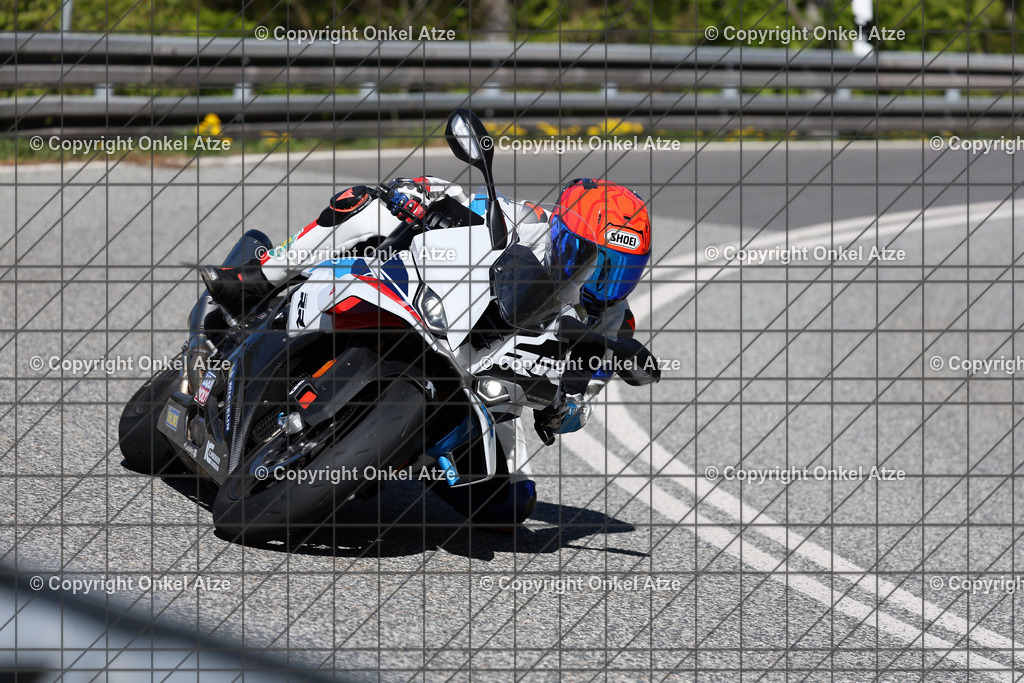 IMG_8354 | Fotograf am Kyffhäuser. Onkel Atze. Kyffhäuser Rennstrecke. Café36. Motorsportfotografie. - Realisiert mit Pictrs.com