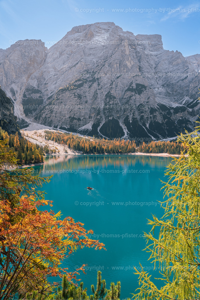 Pragser Wildsee Dolomiten Herbst copyright  Thomas Pfister-1 | PHOTOGRAPHY BY THOMAS PFISTER