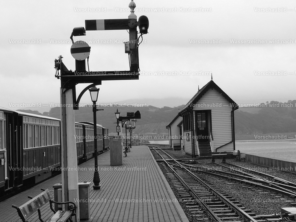 Welsh-Highland_Railway | vor der Abfahrt in Pothmadog /Wales - Realisiert mit Pictrs.com