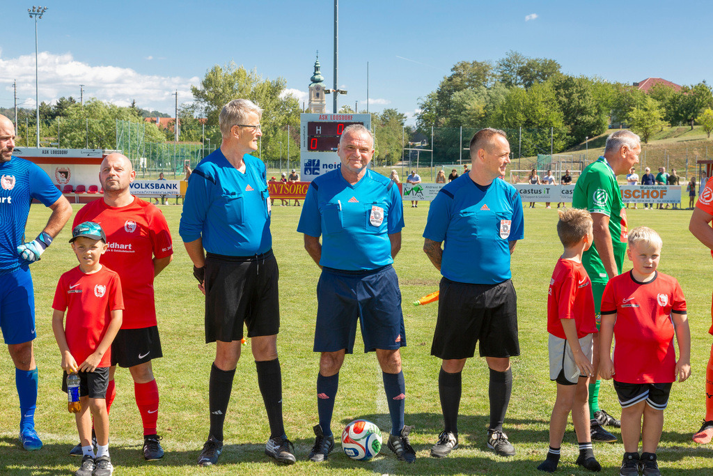 Spiel-0112_Legenden ASK-RAPID | Fotodoku 80 Jahre ASK-Loosdorf: Legendenmatch ASK-Loosdorf - Rapid WIENSponsoren, Mannschaften, Begrüßung, Interviews, das Spiel, Besucher, Fans, Stimmung.