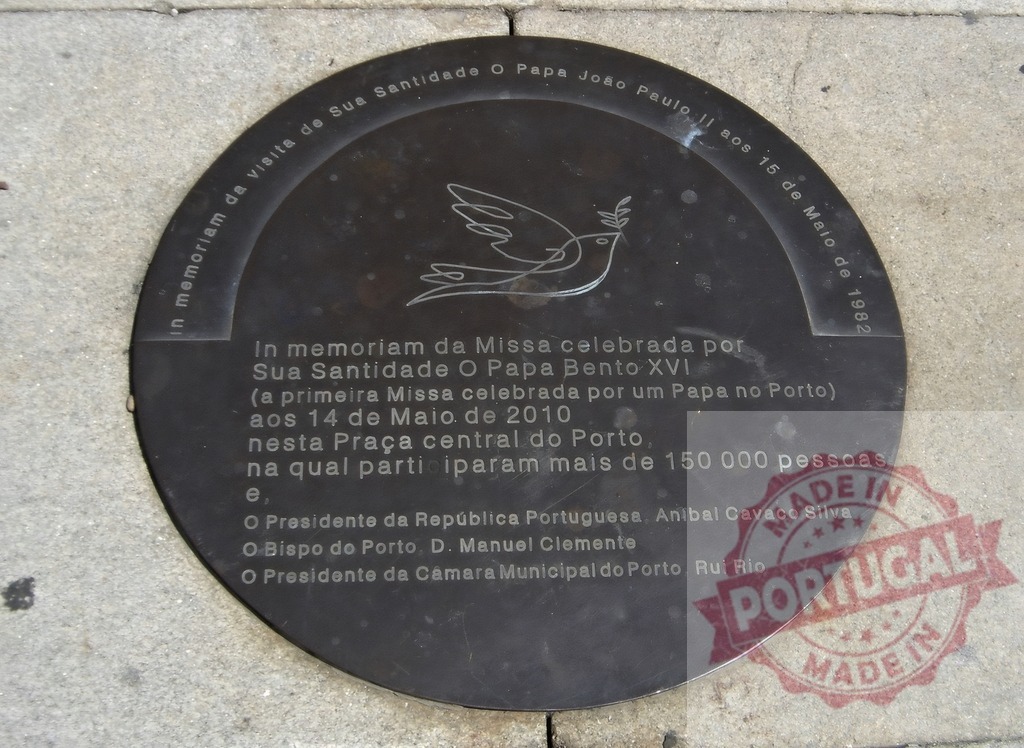 Porto memorial plaque commemorating papal visits. Porto - Portugal | Memorial plaque for Pope John Paul II and Pope Benedict XVI visits in Porto, Portugal - Realized with Pictrs.com