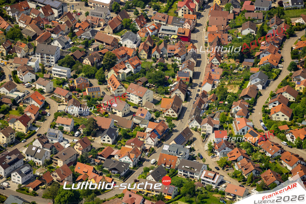 Das Luftbild zeigt  Erdmannhausen - Die Luftaufnahme wurde 2023 vom UL-Flugzeug aus erstellt ( keine Drohne ) - Hochauflösende Luftaufnahme - Für grossformatige Ausdrucke geeignet. Die Geschenkidee !Mit Lizenz und Bildrechte bestellbar
