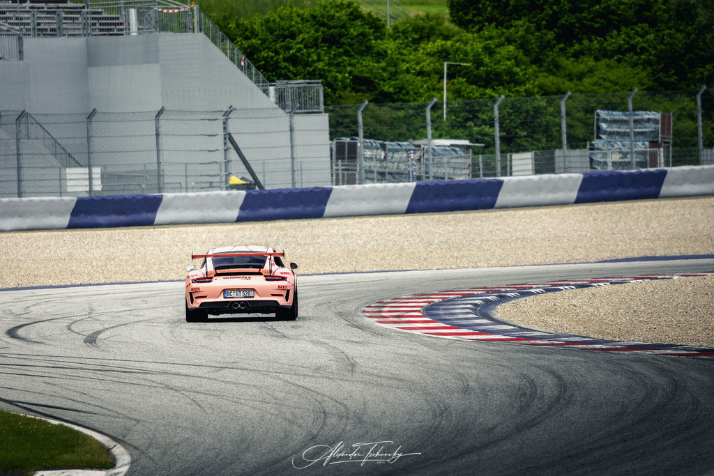 R6PZ1799 _Alexander Tschuncky | Entdecken Sie die faszinierende Welt von Alexander Tschuncky Arts: Kreative Fotografie, atemberaubende Automobilkunst und hochwertiger Bilderdruck. Lassen Sie sich inspirieren! - Realisiert mit Pictrs.com
