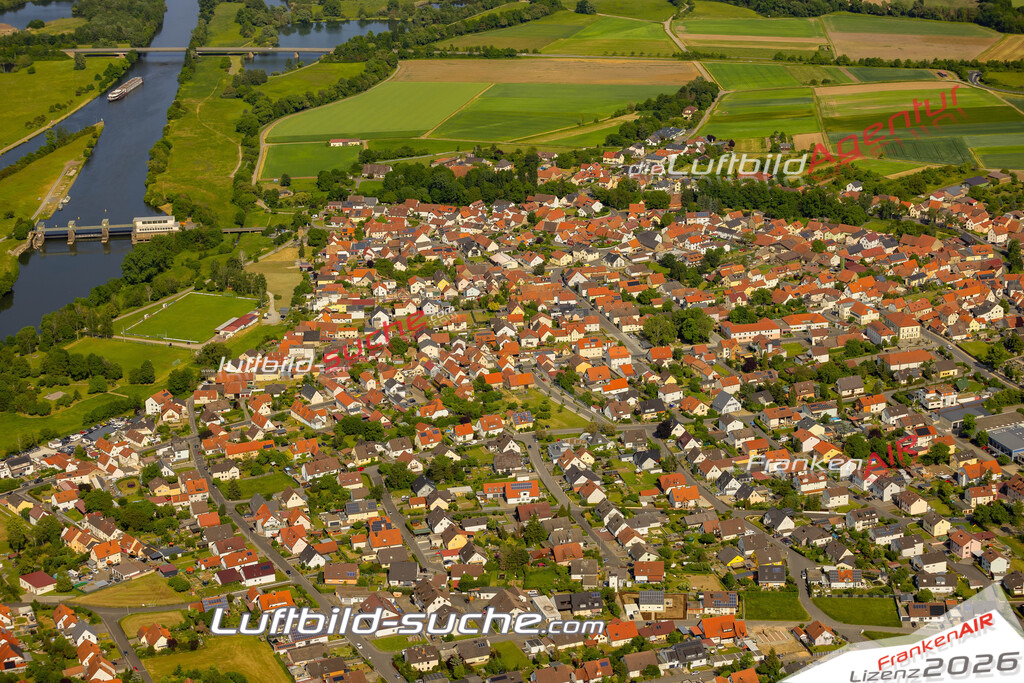 Das Luftbild zeigt  Knetzgau - Die Luftaufnahme wurde 2023 vom UL-Flugzeug aus erstellt ( keine Drohne ) - Hochauflösende Luftaufnahme - Für grossformatige Ausdrucke geeignet. Die Geschenkidee !Mit Lizenz und Bildrechte bestellbar
