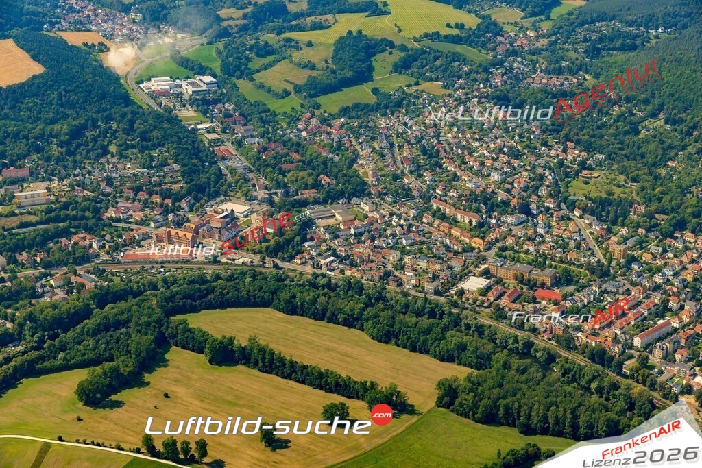 Luftbild Rudolstadt - Die Luftaufnahme wurde 2025 vom UL-Flugzeug heraus erstellt ( keine Drohne ) - Hochauflösende Luftaufnahme - für professionelle Ausdrucke geeignet. Die Geschenkidee !Hier alle&nbsp;Infos zur Lizenzierung der LuftaufnahmeWir fliegen auch dieses Jahr wieder in Ihre Region um Luftbilder zu erstellen.- Luftbild anfragen