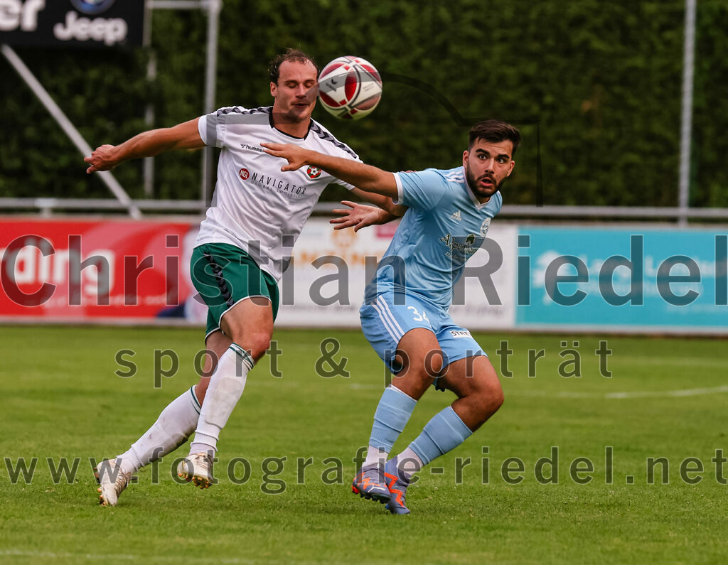 2023-07-28_036_FC_Schwaig_gegen_TSV_1860_Rosenheim | Oberding, Deutschland, 28.07.2023:
Fußball, Landesliga Südost 2023 / 2024, 3. Spieltag, FC Schwaig gegen TSV 1860 Rosenheim, Endergebnis: 1:1

Markus Straßer (FC Schwaig, #11), Auron Hetemi (TSV 1860 Rosenheim, #34)

Foto: Christian Riedel / fotografie-riedel.net